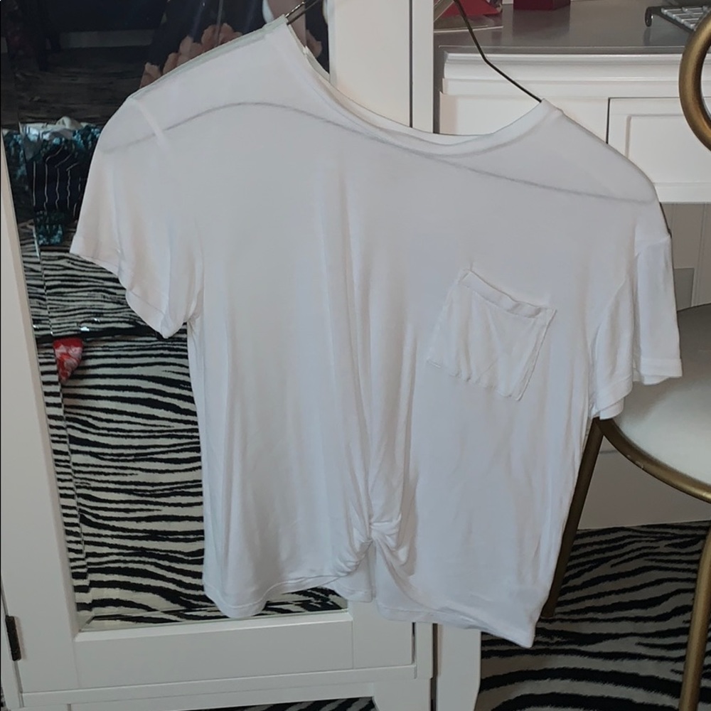 loose pocket t shirt, white with a tie at bottom